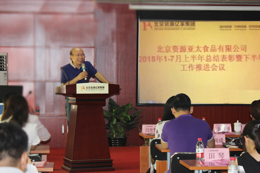 曾老师.JPG 曾老师.JPG